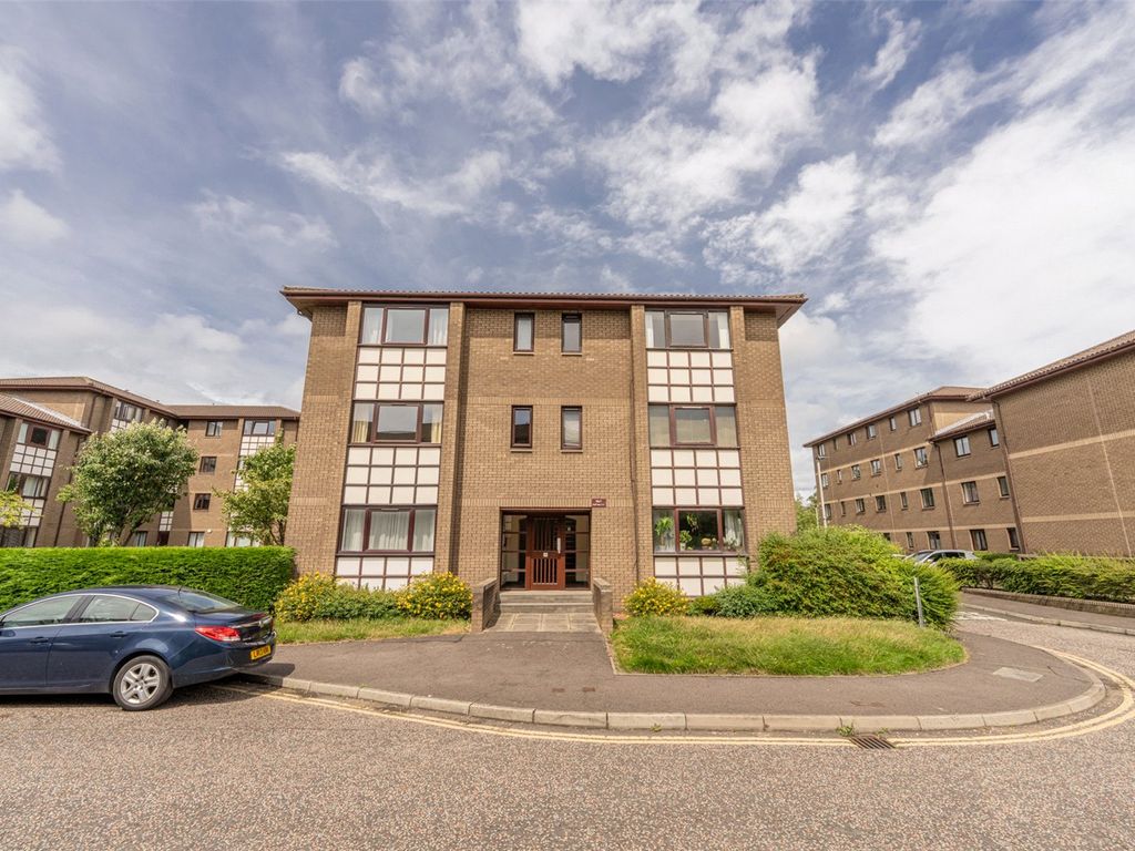 1 bed flat for sale in Allanfield, Edinburgh EH7, £150,000