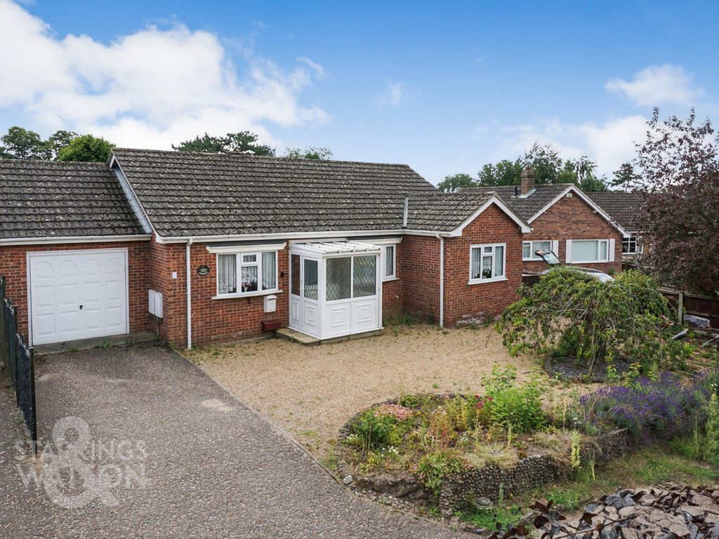 3 bed detached bungalow for sale in Taylors Lane, Old Catton, Norwich NR6, £325,000