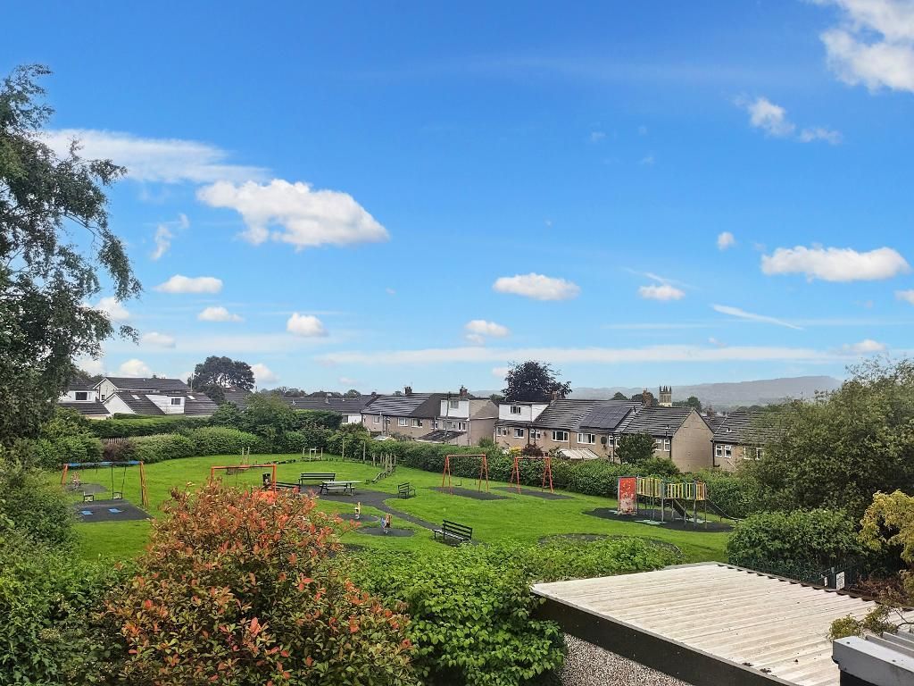 2 bed flat for sale in Highfield Road, Clitheroe BB7, £109,950