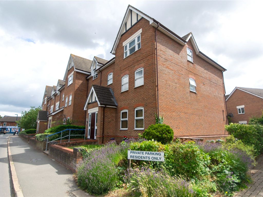 1 bed flat for sale in Park Mews, Grovebury Road, Leighton Buzzard, Beds LU7, £130,000