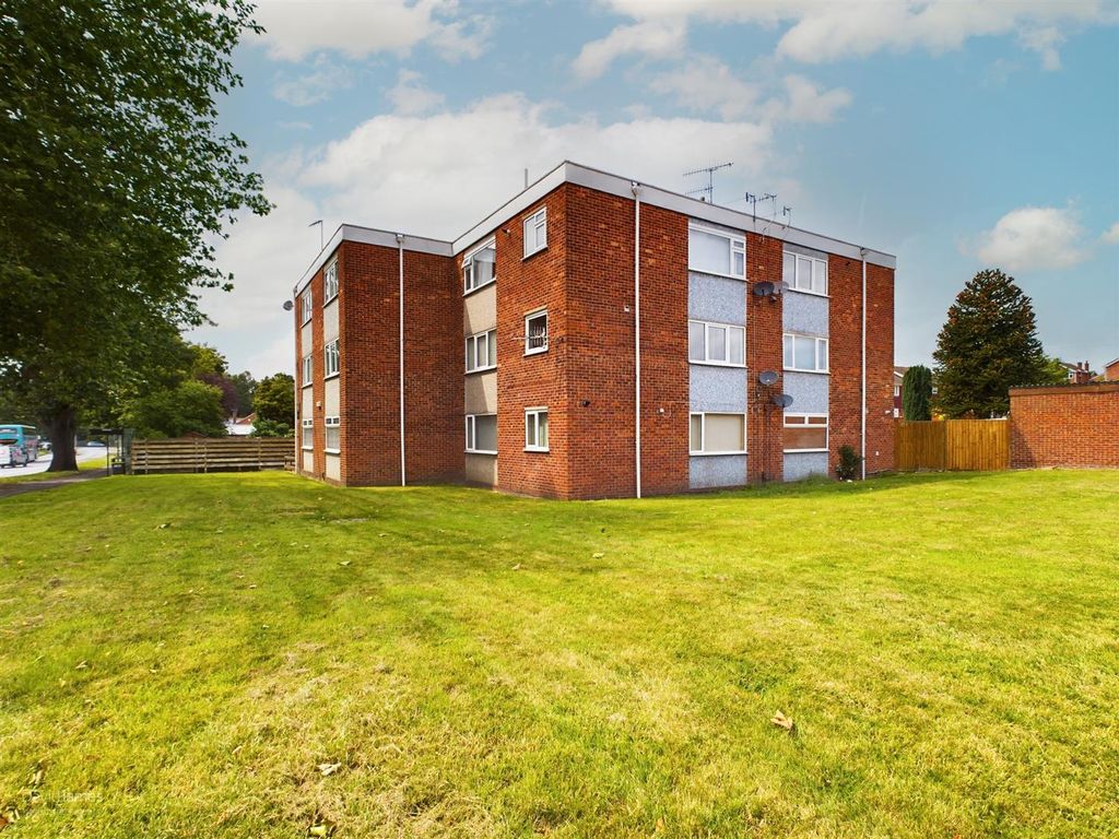 1 bed flat for sale in Raynham Lodge, Abbotsbury Close, Rise Park, Nottingham NG5, £100,000