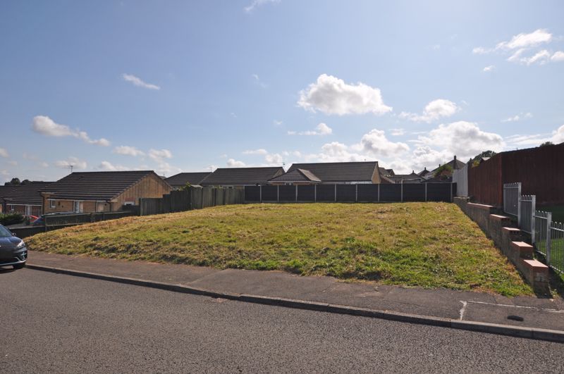 Land for sale in Superb Plot, Ridgeway Hill, Newport NP20, £200,000
