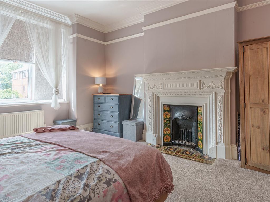 2 bed flat for sale in Wynn Avenue North, Old Colwyn, Colwyn Bay LL29, £130,000