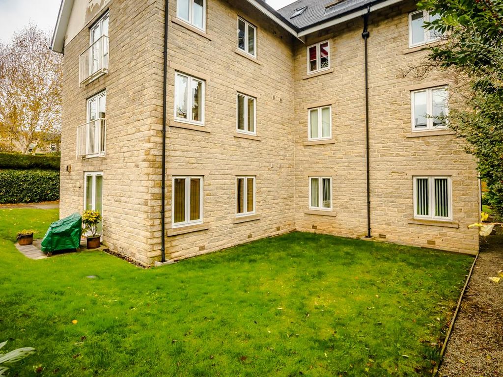 2 bed flat for sale in Bradford Road, Bailiff Bridge, Brighouse HD6, £160,000