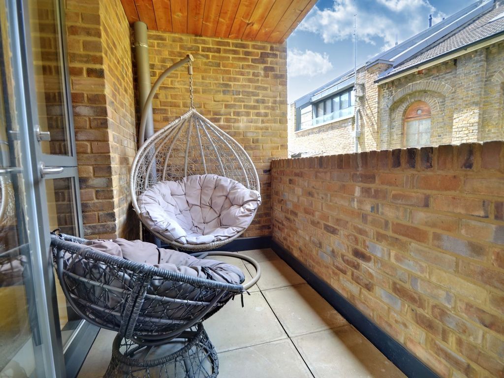 1 bed flat for sale in Bardsley Lane, London SE10, £124,500