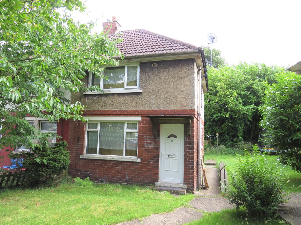 2 bed semi-detached house for sale in Malham Avenue, Bradford BD9, £120,000