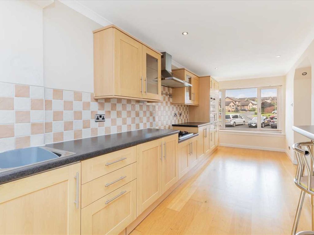 3 bed semi-detached house for sale in Westerdale, Stewartfield, East Kilbride G74, £220,000