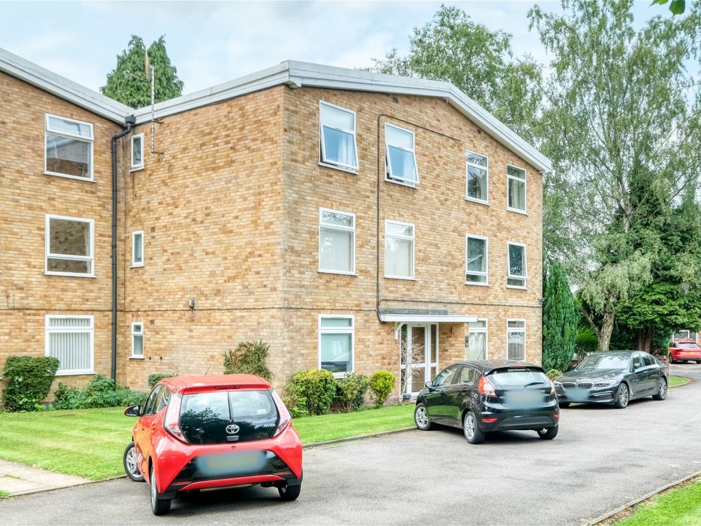 2 bed flat for sale in Louise Court, Portway Close, Solihull B91, £210,000