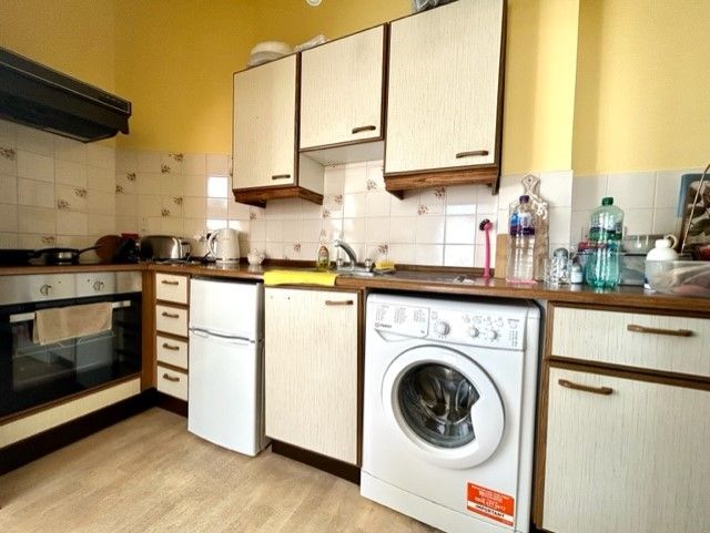 1 bed flat for sale in Queensway, Southampton SO14, £115,000