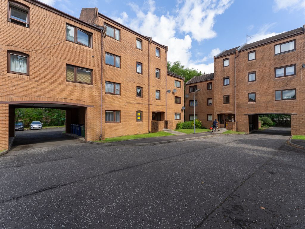 2 bed flat for sale in Rowans Gate, Paisley PA2, £63,000