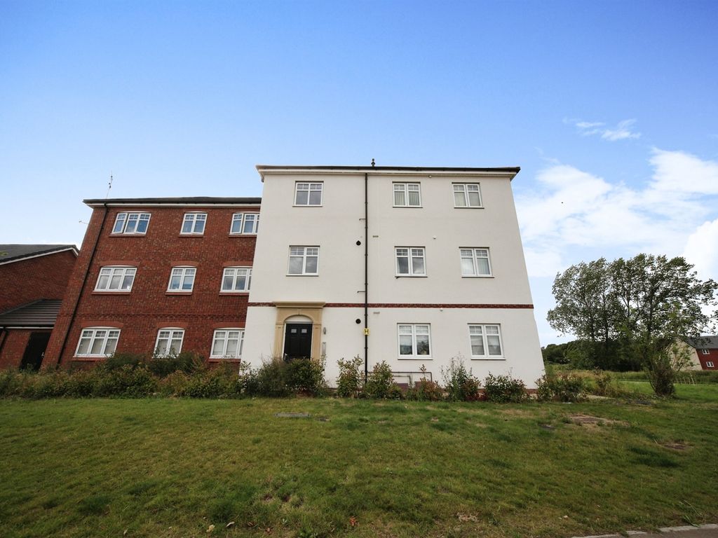 2 bed flat for sale in Harebell Gardens, Houghton Regis, Dunstable LU5, £115,000