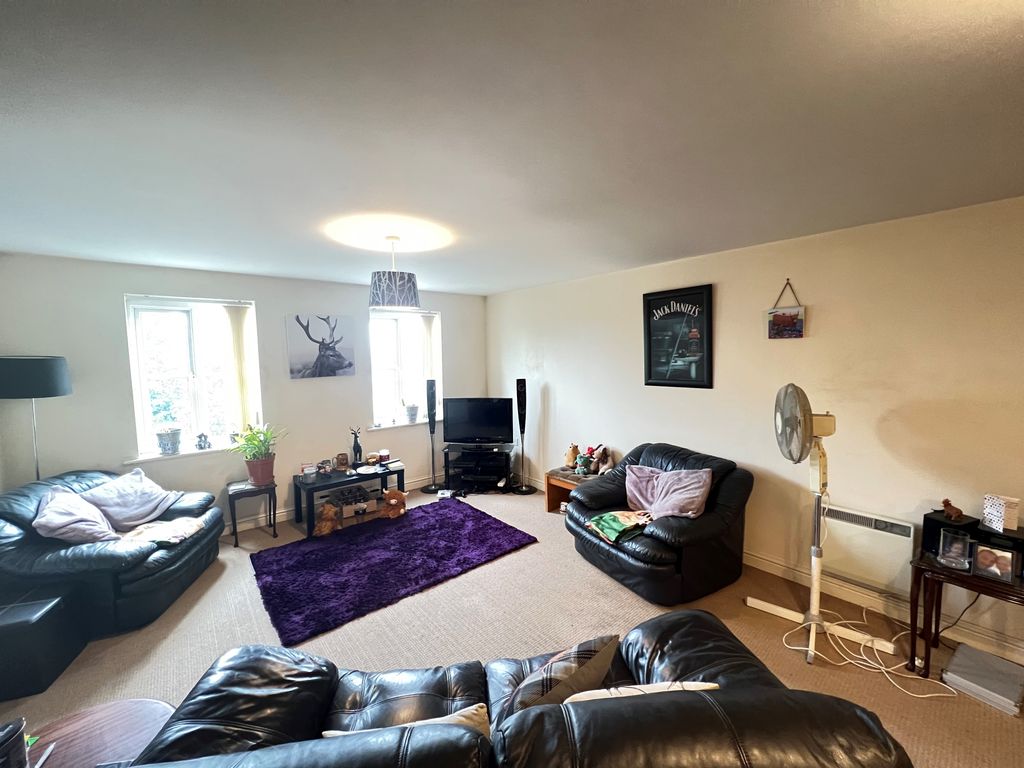 2 bed flat for sale in Weavers Court, Preston New Road, Blackburn BB2, £65,000