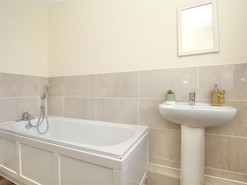 2 bed flat for sale in Quarry Avenue, Needham Market, Ipswich, Suffolk IP6, £170,000
