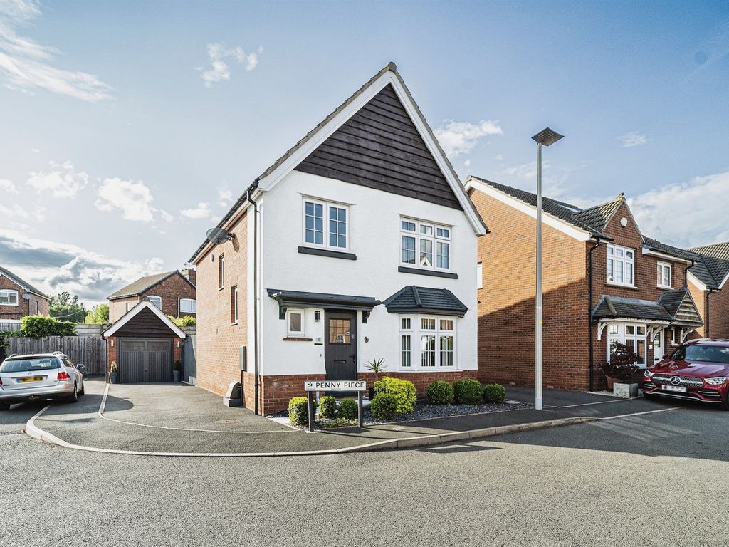 3 bed detached house for sale in Penny Piece, Tipton DY4, £300,000