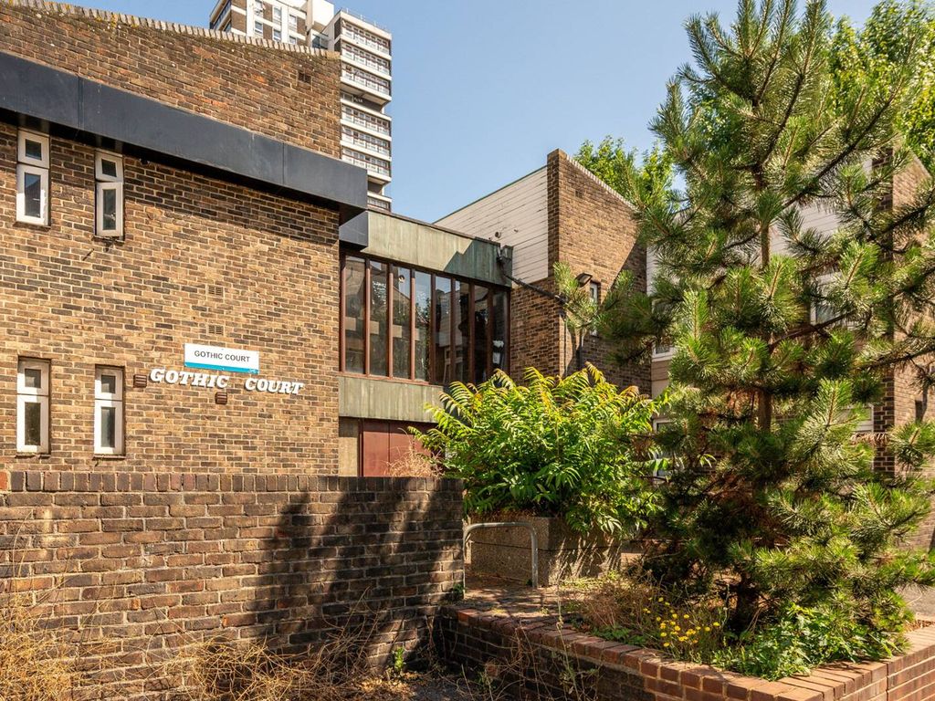 1 bed flat for sale in Wyndham Road, Camberwell, London SE5, £220,000