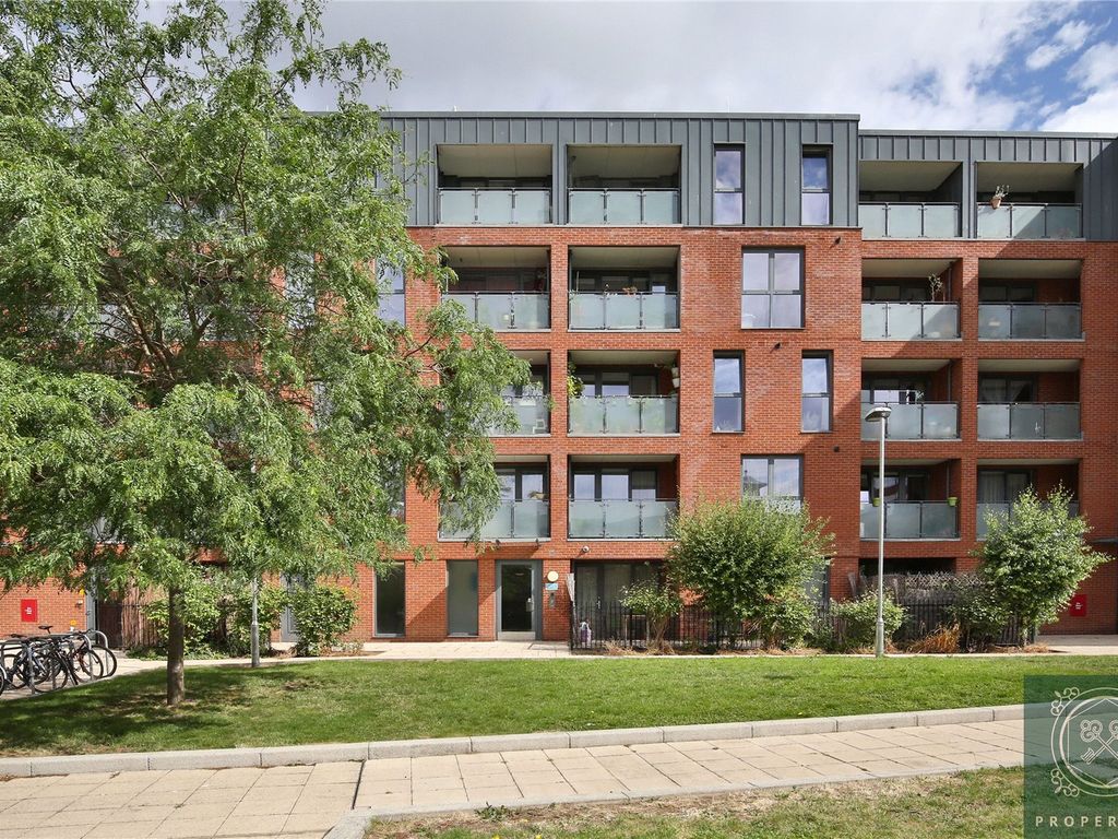 1 bed flat for sale in Isobel Place, London N15, £325,000