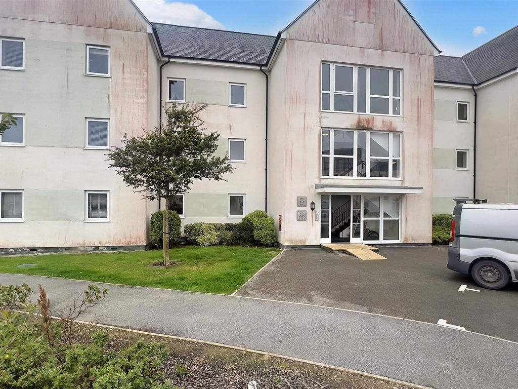 2 bed flat for sale in Button Drive, Newquay TR7, £105,000
