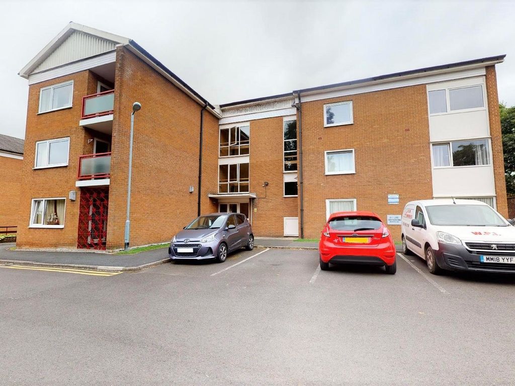 1 bed flat for sale in Manor Park, Manor Avenue, Urmston, Manchester M41, £150,000