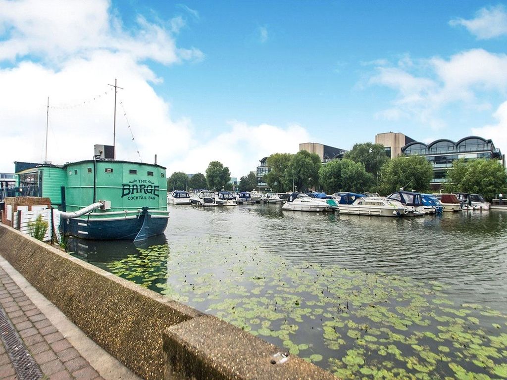 2 bed flat for sale in Brayford Wharf North, Lincoln, Lincolnshire LN1, £210,000