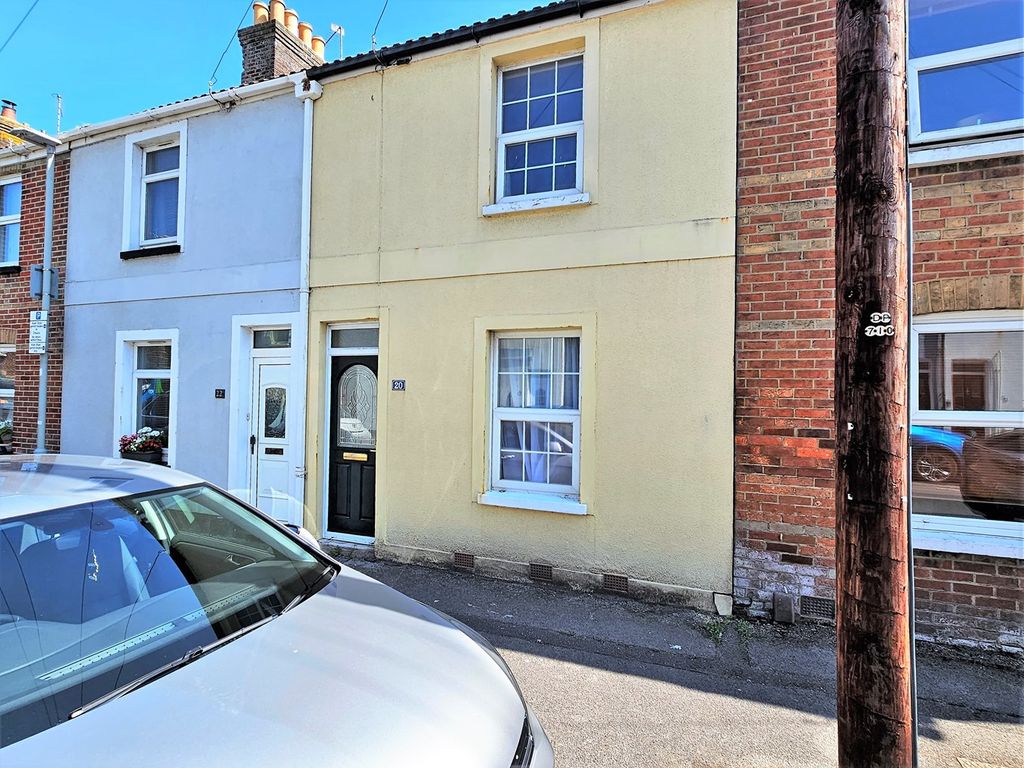 3 bed terraced house for sale in Stanley Road, Poole BH15, £325,000