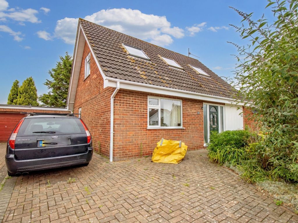 3 bed detached bungalow for sale in The Grove, King's Lynn PE32, £315,000