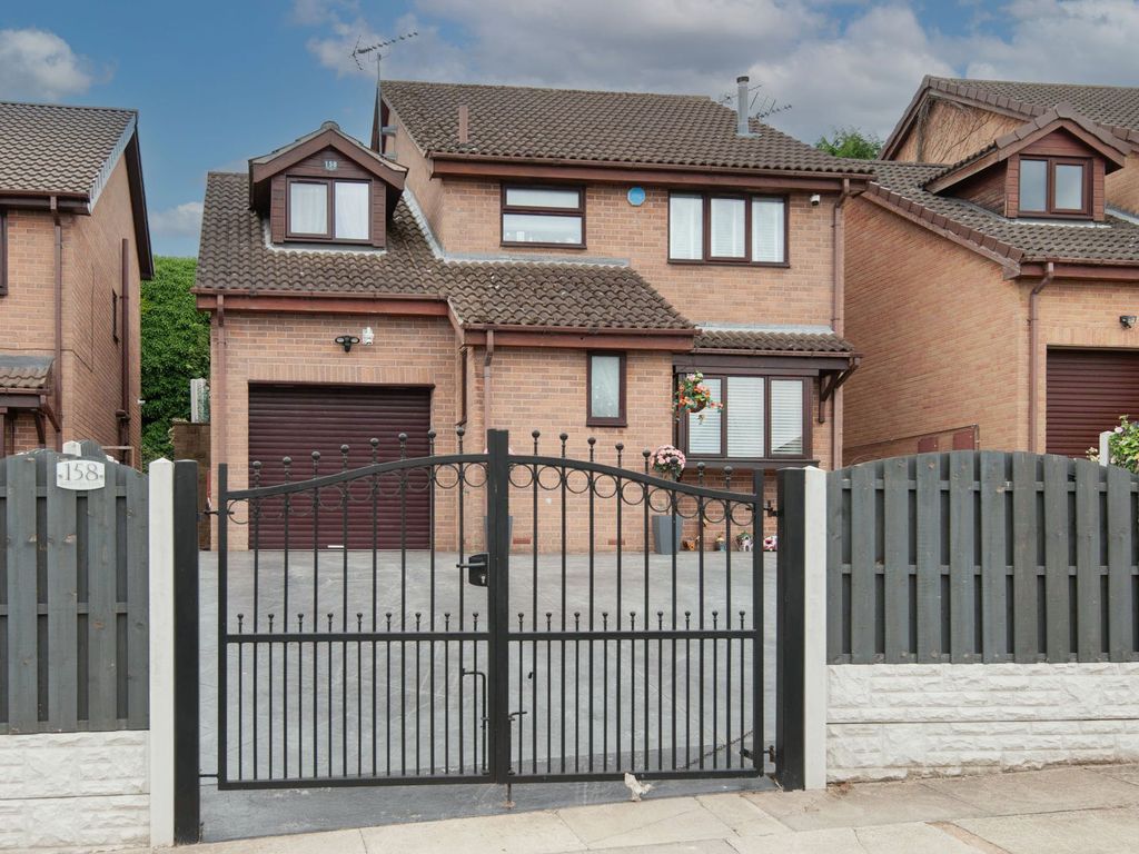 4 bed detached house for sale in Birley Spa Lane, Sheffield S12, £325,000