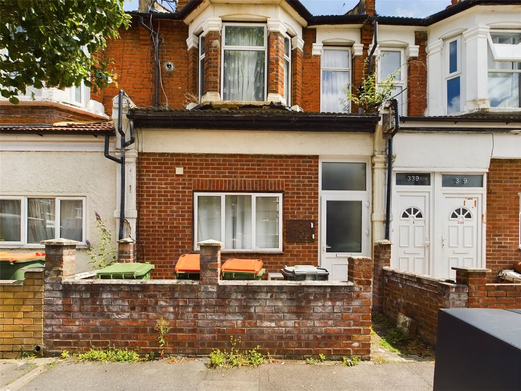 2 bed flat for sale in Dersingham Avenue, London E12, £220,000