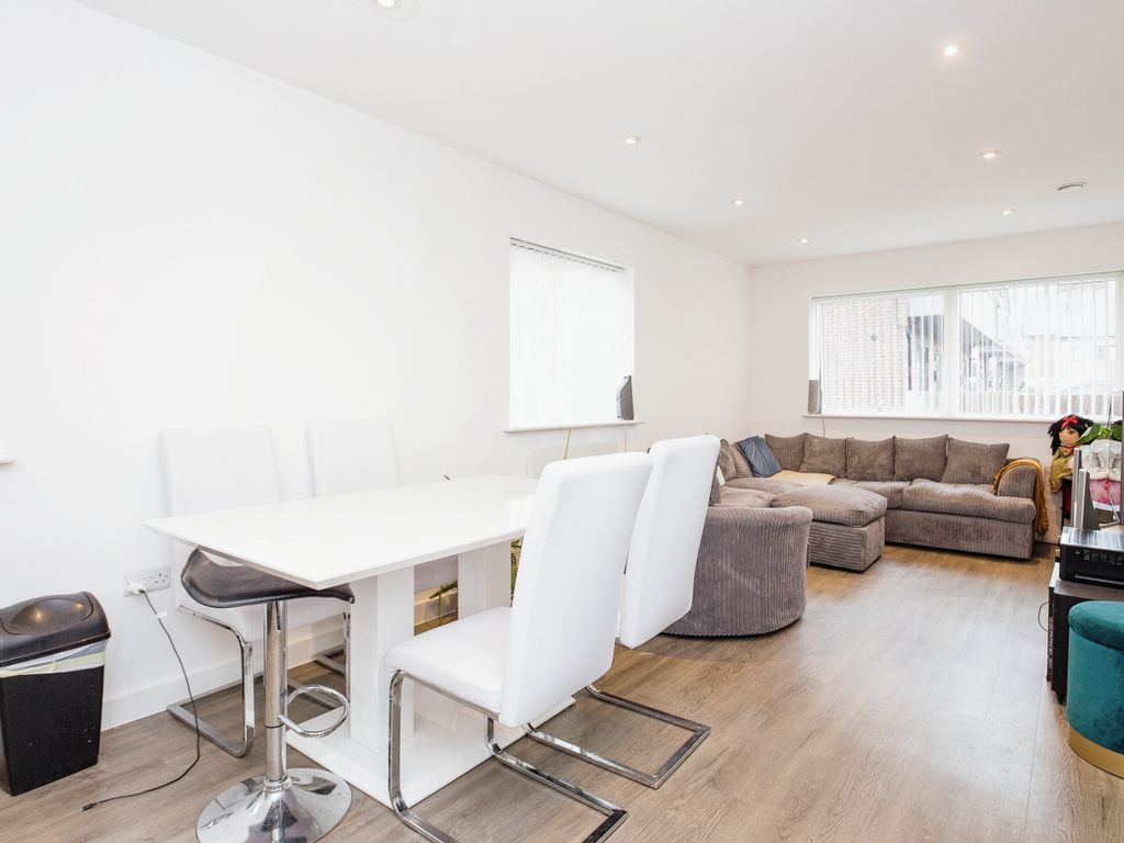 2 bed flat for sale in 6 Anvil Place, Manchester M15, £199,000