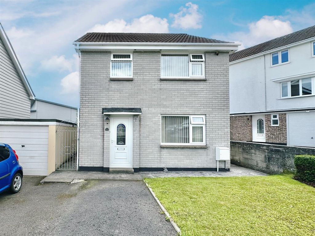 3 bed detached house for sale in Brookside, St. Austell PL25, £310,000