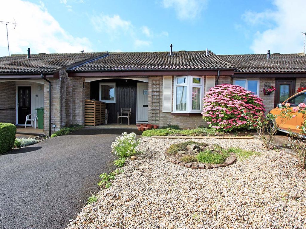 2 bed bungalow for sale in The Cullerns, Highworth SN6, £275,000