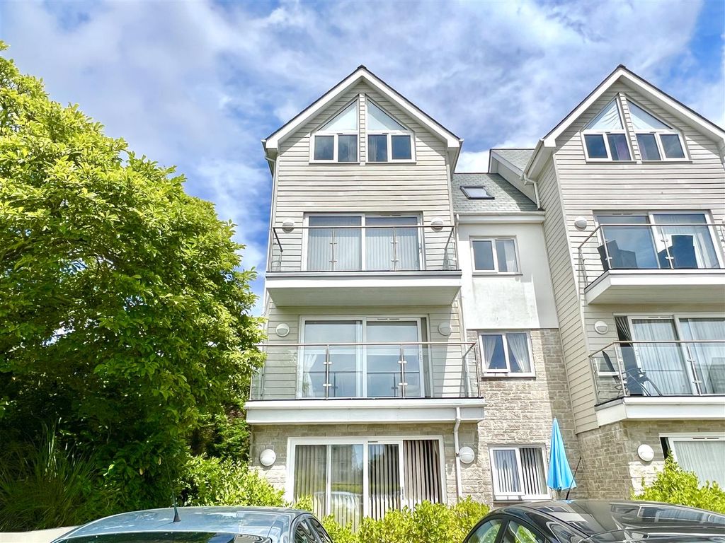 4 bed flat for sale in Lynwood Gardens, Alexandra Road, St. Austell PL25, £240,000