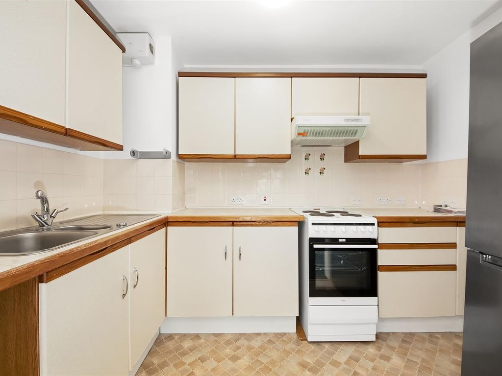 1 bed flat for sale in Flat 16, Andon Court, 198 Croydon Road BR3, £100,000