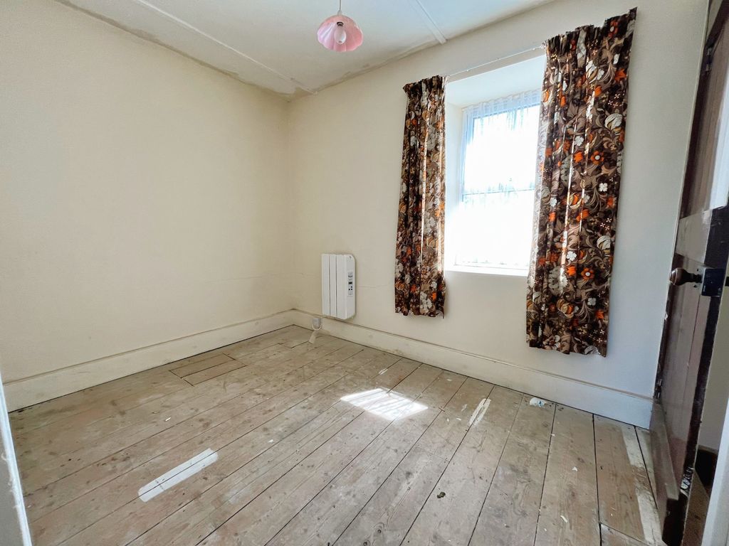 3 bed end terrace house for sale in Barns Terrace, Ellbridge Lane, Hatt PL12, £175,000