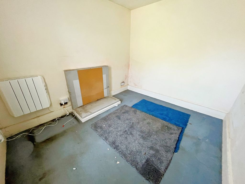 3 bed end terrace house for sale in Barns Terrace, Ellbridge Lane, Hatt PL12, £175,000