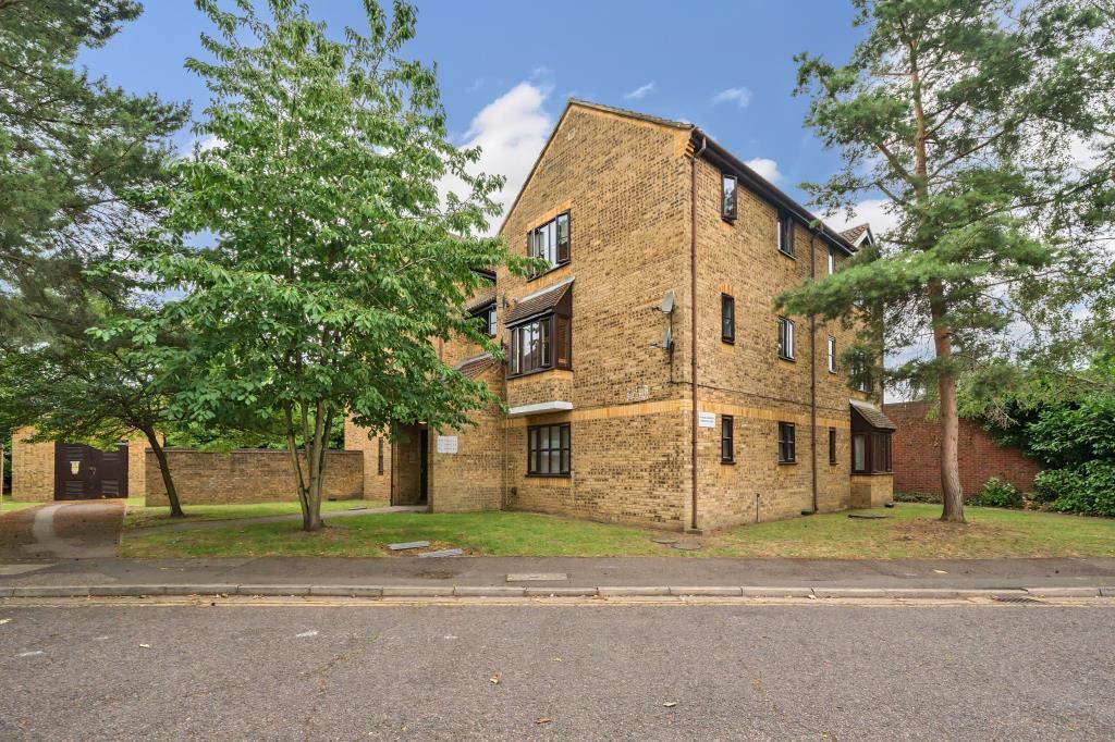 1 bed flat for sale in Northwood, Middlesex HA6, £230,000