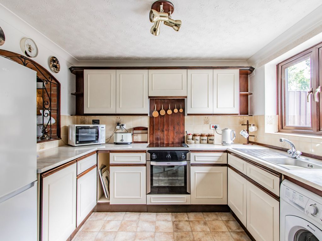 1 bed terraced house for sale in Swan Lane, Long Stratton, Norwich NR15, £160,000