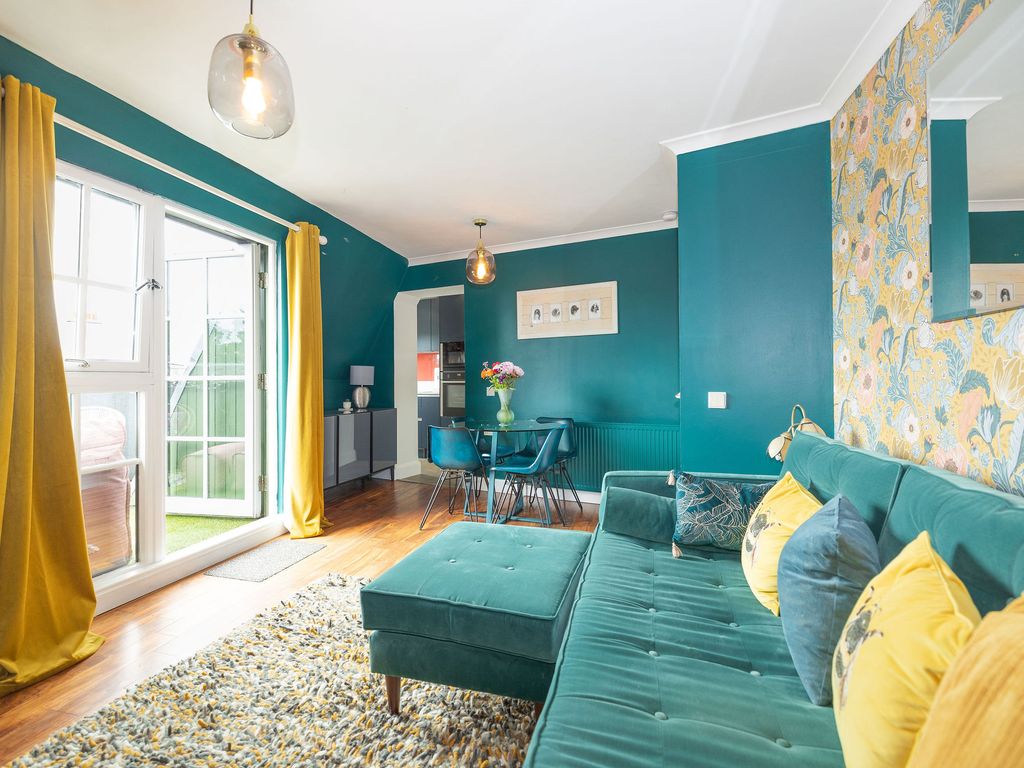 2 bed flat for sale in 42/9 Water Street, Leith, Edinburgh EH6, £275,000