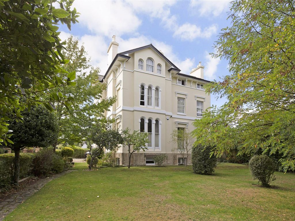 3 bed flat for sale in Hatherley Road, Cheltenham GL51, £325,000