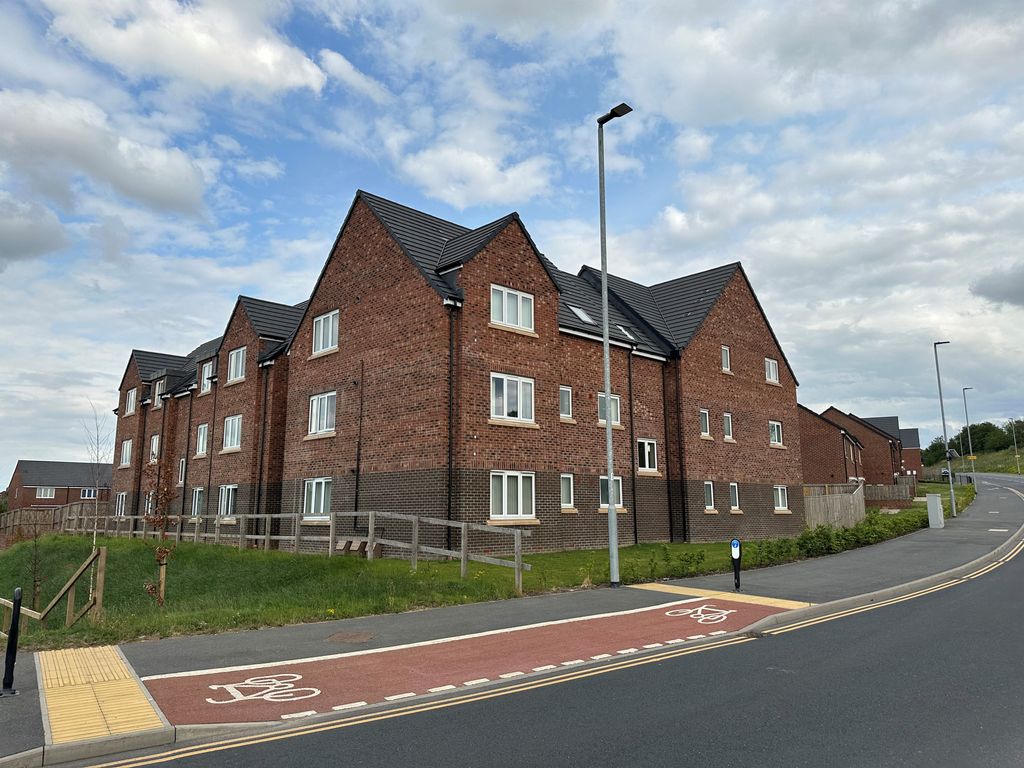 2 bed flat for sale in Epsom Close, Castleford WF10, £82,500