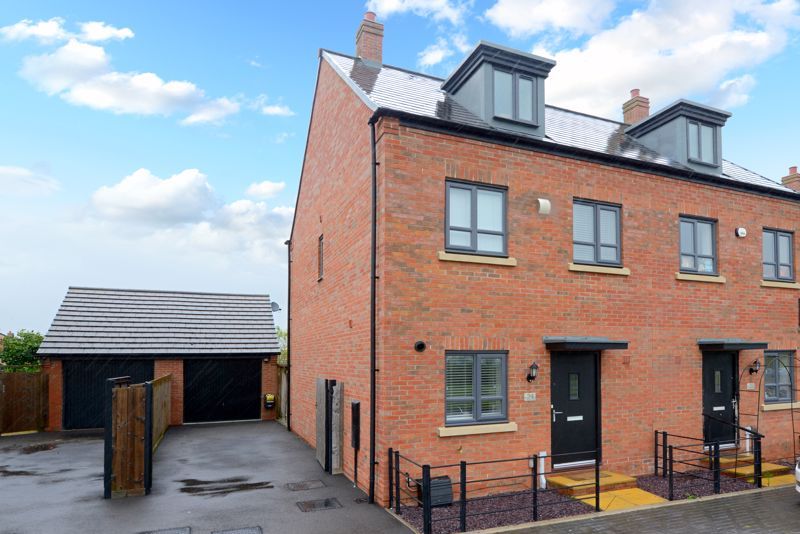 3 bed property for sale in Lineton Close, Lawley Village, Telford TF4, £235,000