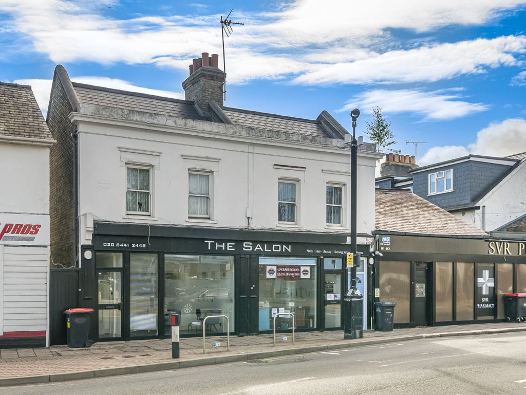 3 bed flat for sale in East Barnet Road, Barnet EN4, £330,000