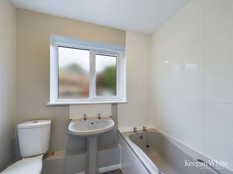 1 bed flat for sale in Ludlow Mews, London Road, High Wycombe HP11, £140,000