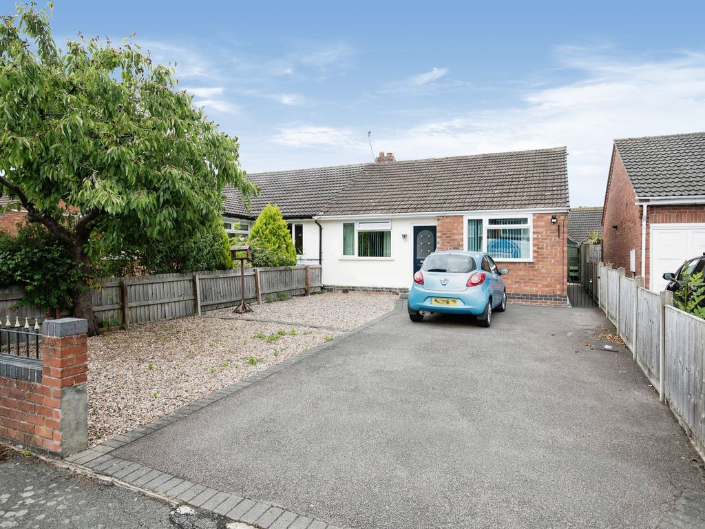 2 bed semi-detached bungalow for sale in King Style Close, Crick NN6, £250,000