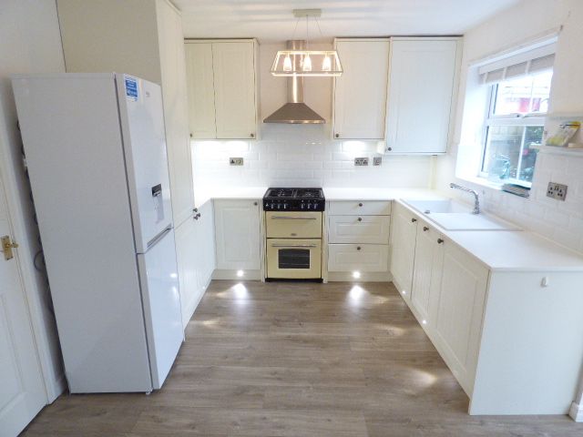 3 bed semi-detached house for sale in Quakers View, Brierfield BB9, £176,000