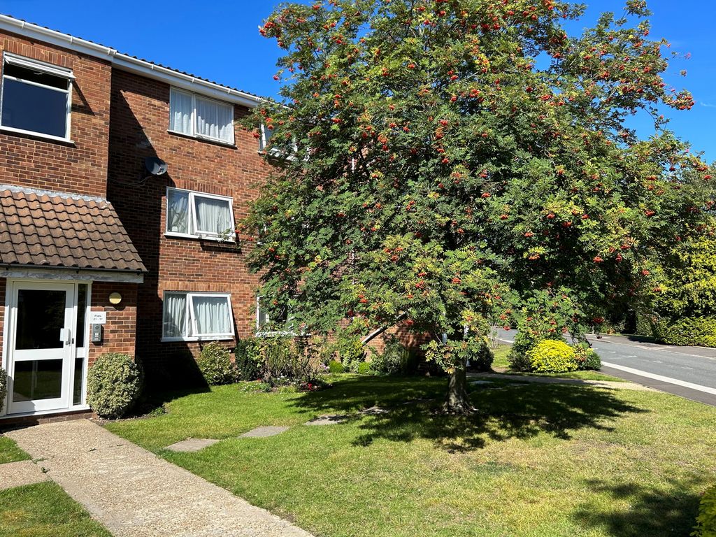 1 bed flat for sale in Shurland Avenue, New Barnet, Barnet EN4, £250,000