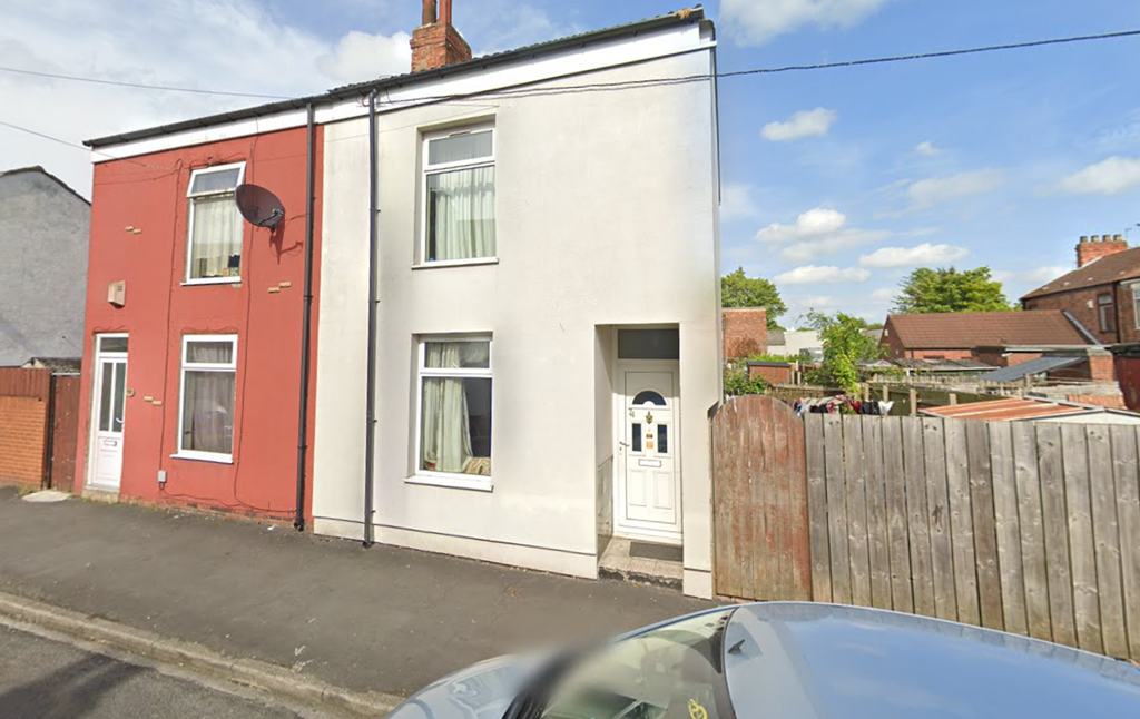 2 bed end terrace house for sale in Nicholson Street, Hull HU5, £79,000