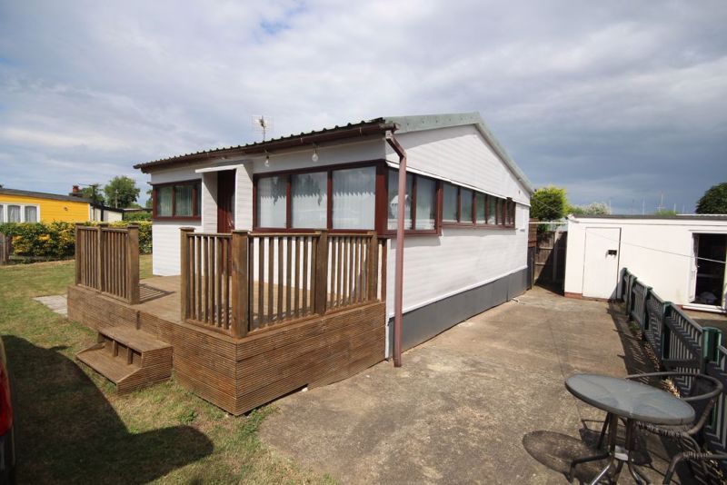 3 bed detached bungalow for sale in Humberston Fitties, Humberston, Grimsby DN36, £120,000