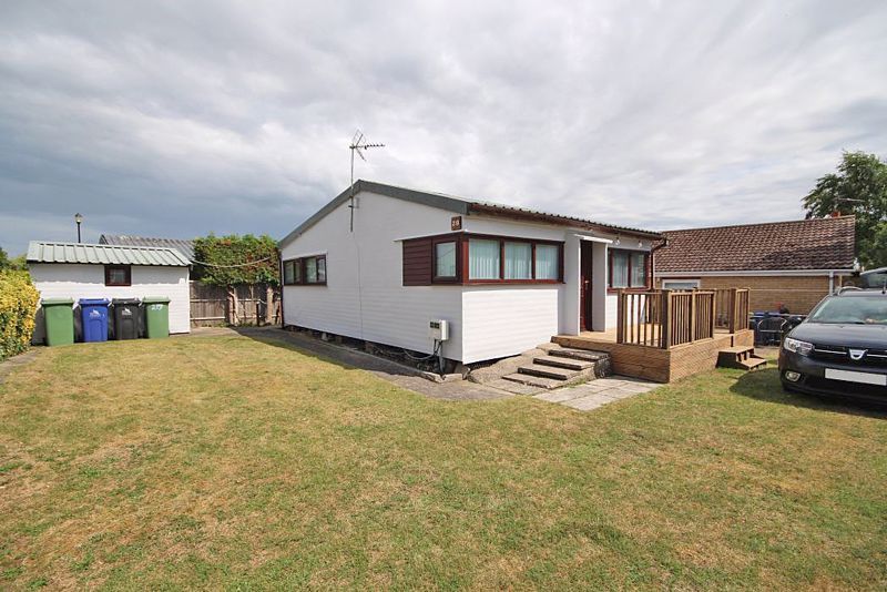 3 bed detached bungalow for sale in Humberston Fitties, Humberston, Grimsby DN36, £120,000