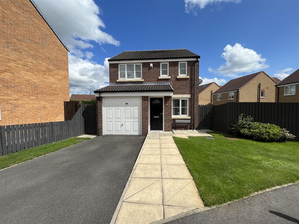 3 bed detached house for sale in Deerness Heights, Stanley, Crook DL15, £190,000