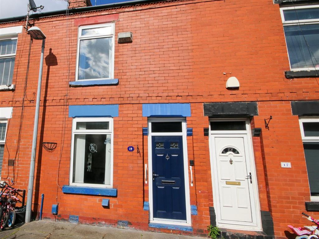 2 bed terraced house for sale in Oak Street, Eccles, Manchester M30, £140,000